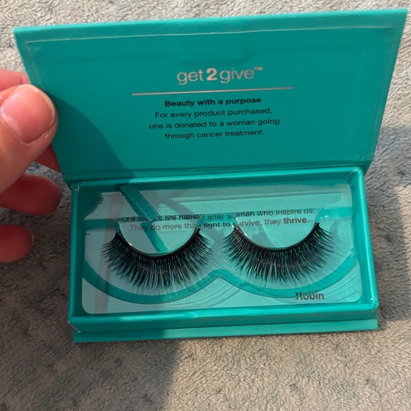 New - Thrive Causemetics False Eyelashes - Picture 1 of 4